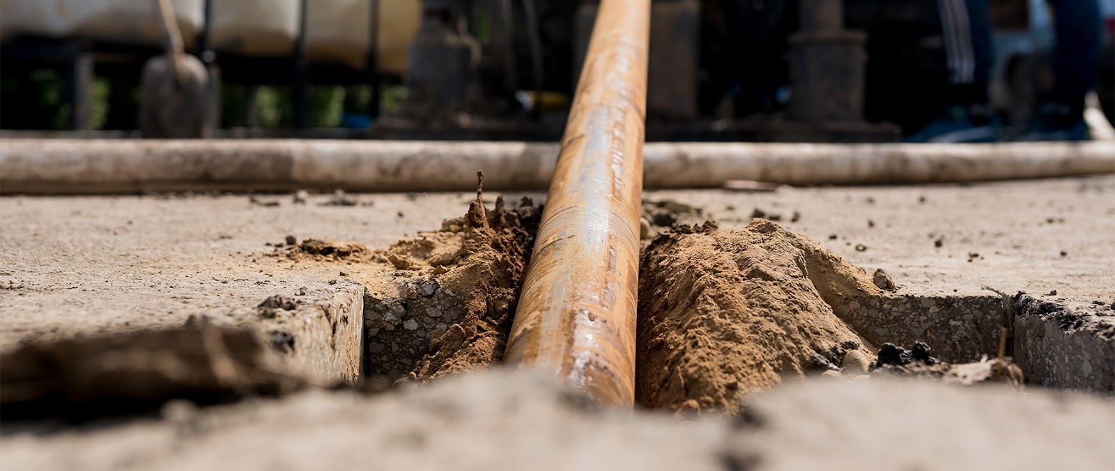How portable air compressors power trenchless work